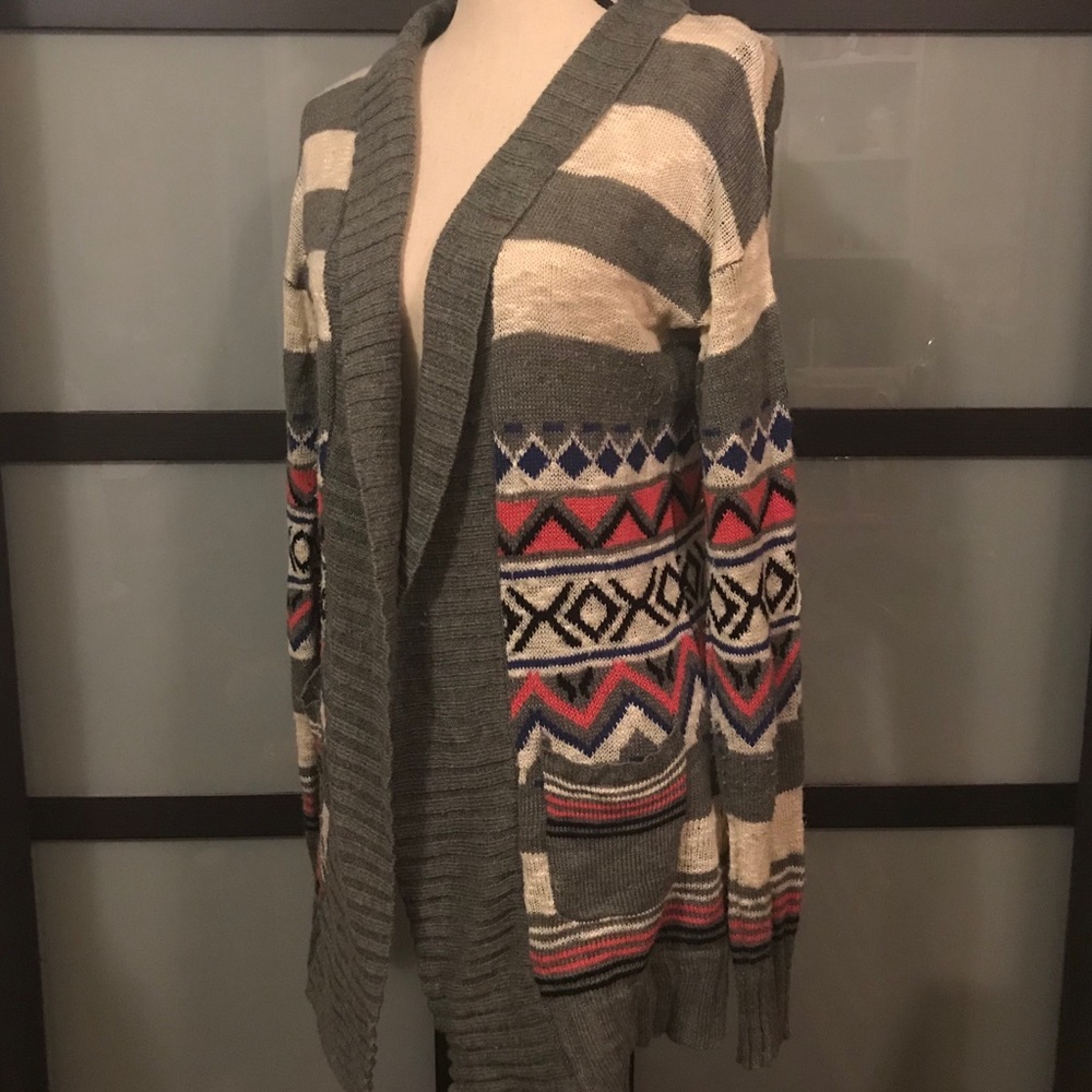 Gray Knit Sweater With Geometric Pattern